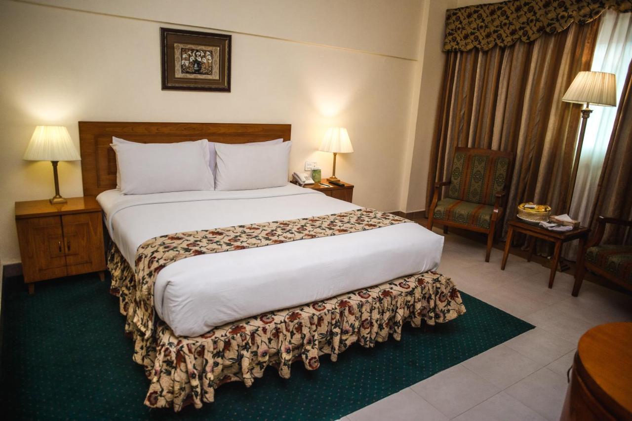 Hotel Mehran Karachi Buitenkant foto