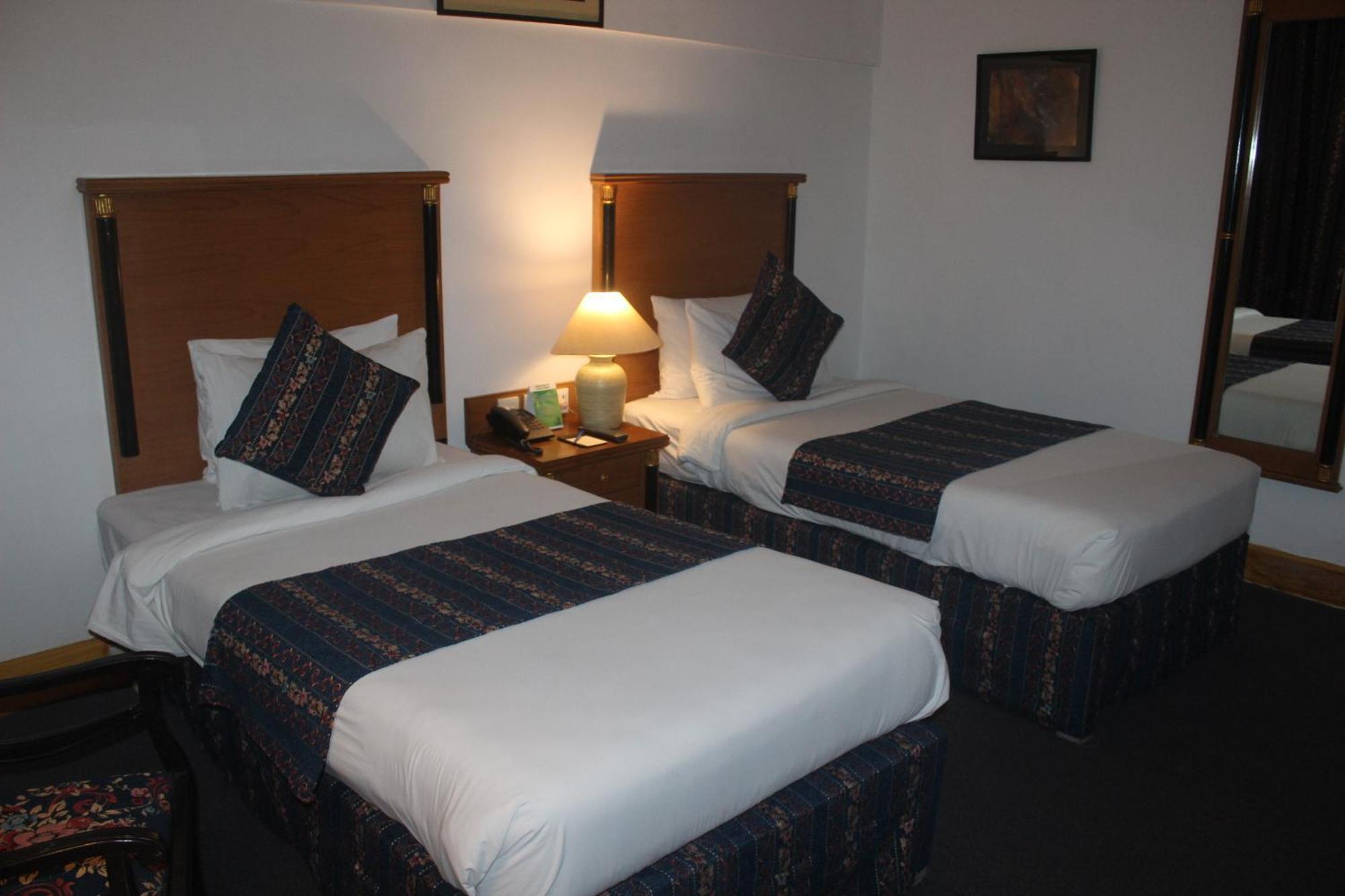 Hotel Mehran Karachi Buitenkant foto