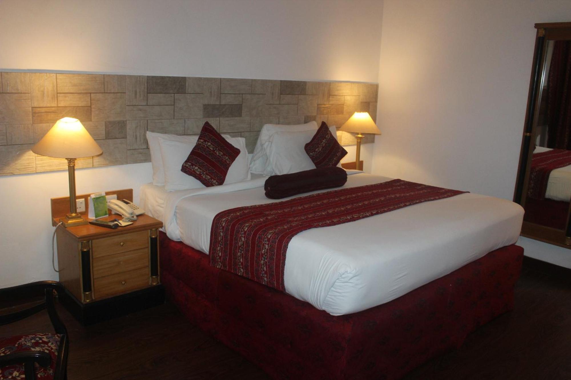 Hotel Mehran Karachi Buitenkant foto
