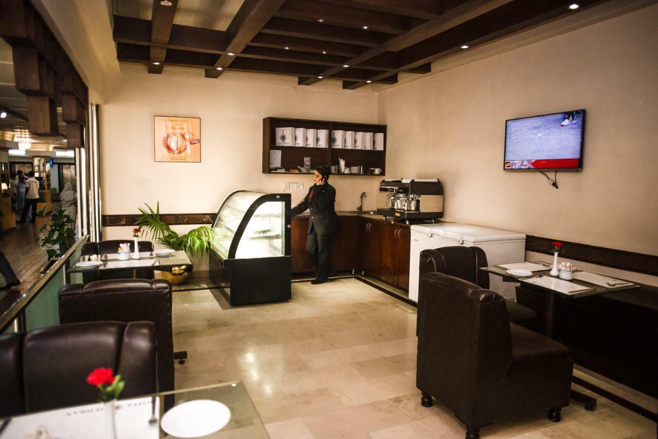 Hotel Mehran Karachi Buitenkant foto