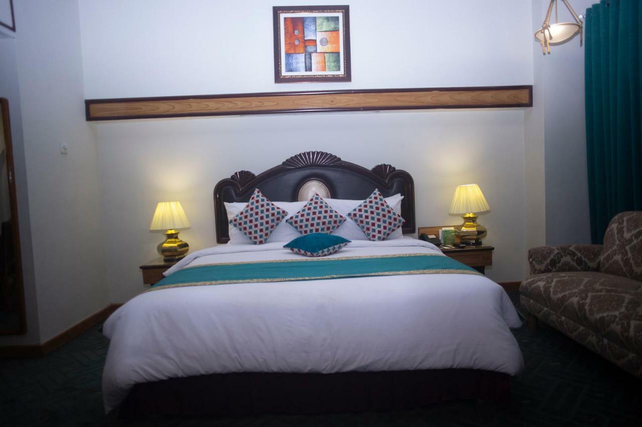 Hotel Mehran Karachi Buitenkant foto