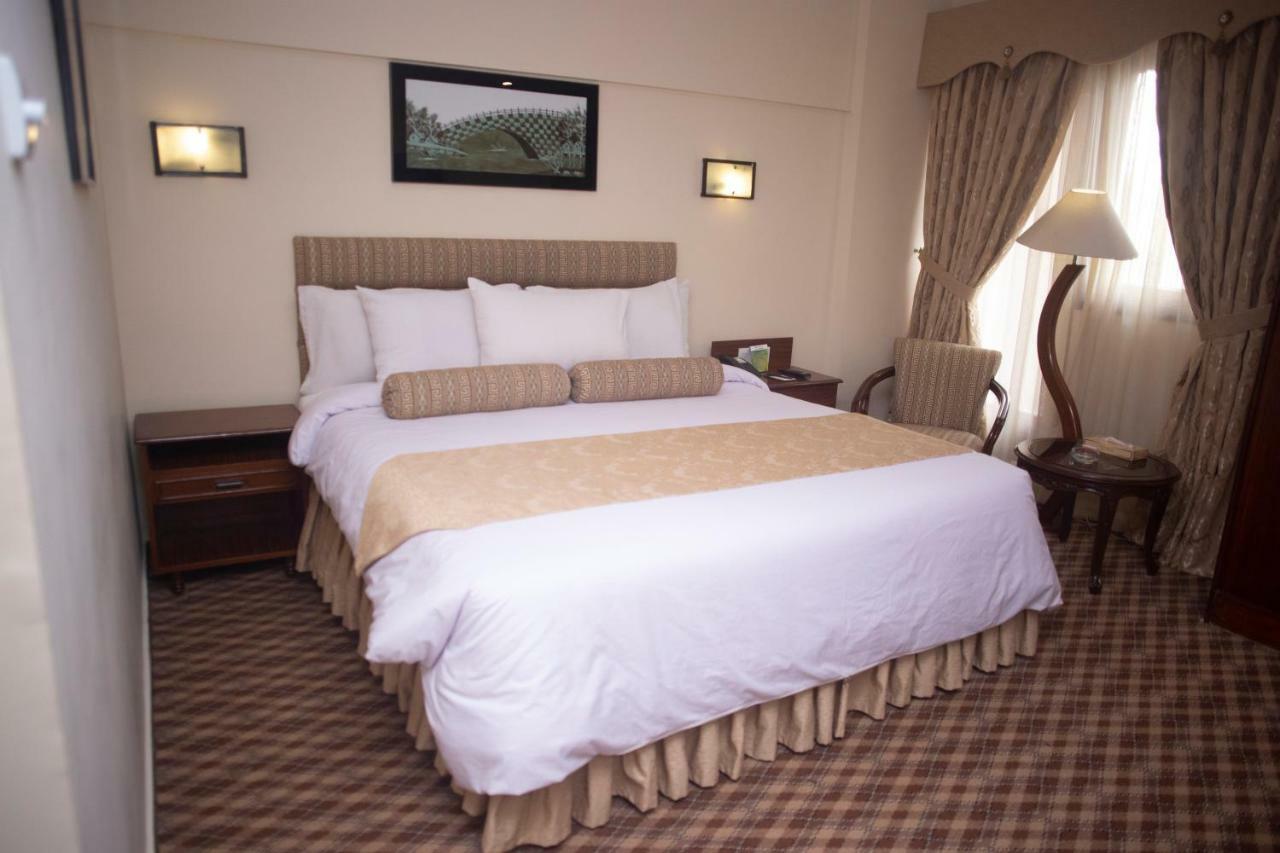 Hotel Mehran Karachi Buitenkant foto